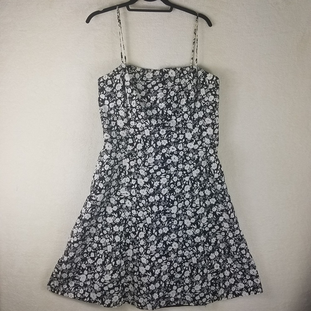 Ann Taylor Black White Floral Print Fit Flare Dress 12 Spaghetti Straps a-line - Picture 1 of 8